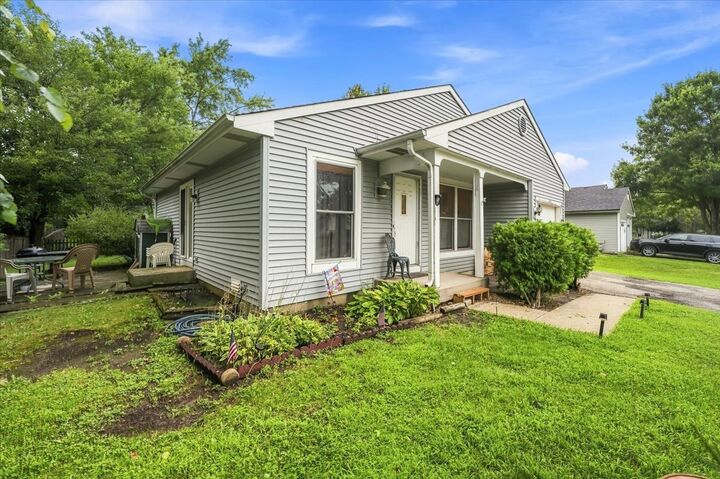 Property Photo:  413 Travelaire Avenue  IL 60565 