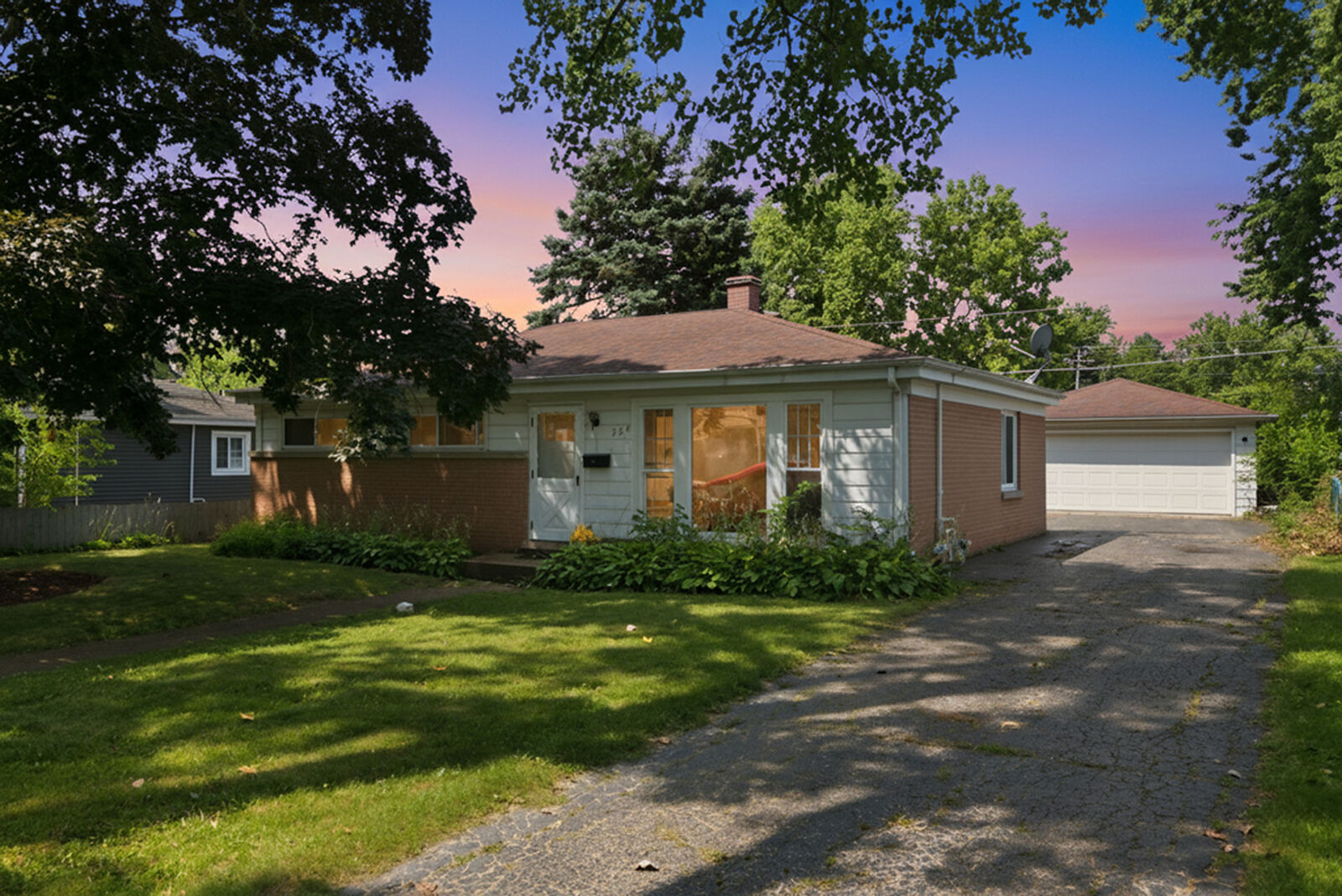 Property Photo: 364 N Biermann Avenue IL 60181