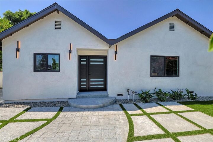 Property Photo: 18536 Sunburst CA 91324