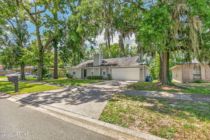 Property Photo:  1226 Turtle Creek Drive S  FL 32218 