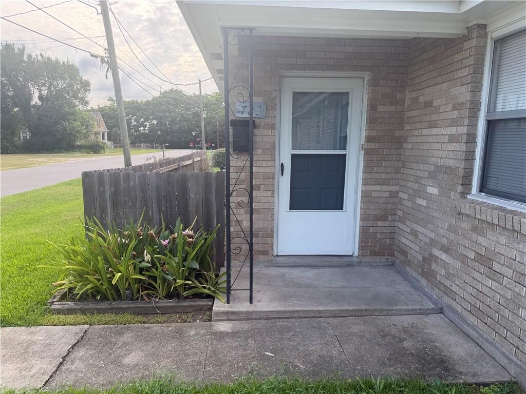 Property Photo:  723 Houma Boulevard  LA 70001 