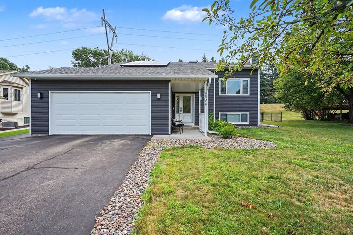 Property Photo: 939 Savannah Road MN 55123