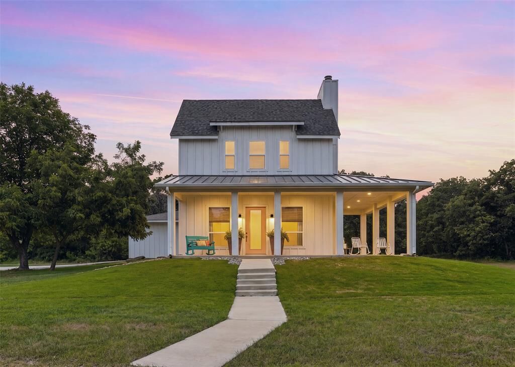 Property Photo:  1000 Cool Ranch Lane  TX 76066 