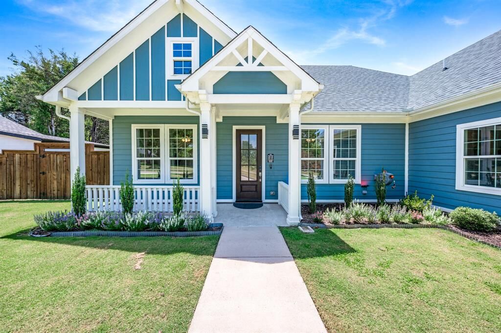 Property Photo:  1501 Oneal Street  TX 75428 
