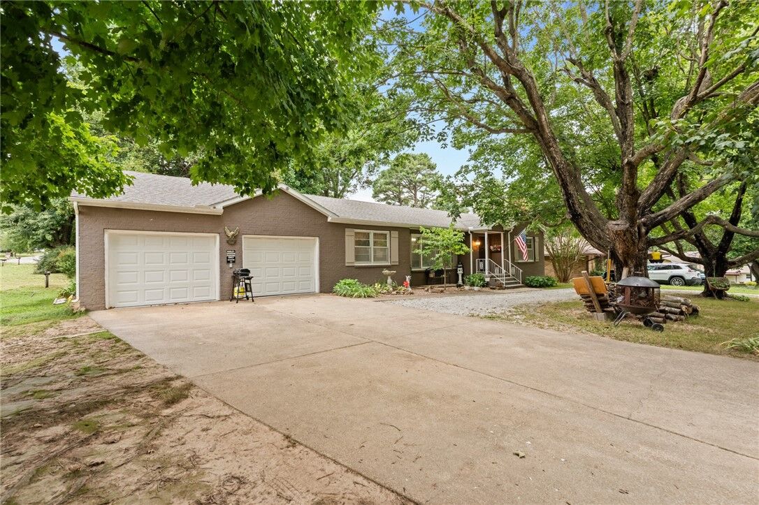 Property Photo: 624 Kelly Street AR 72601