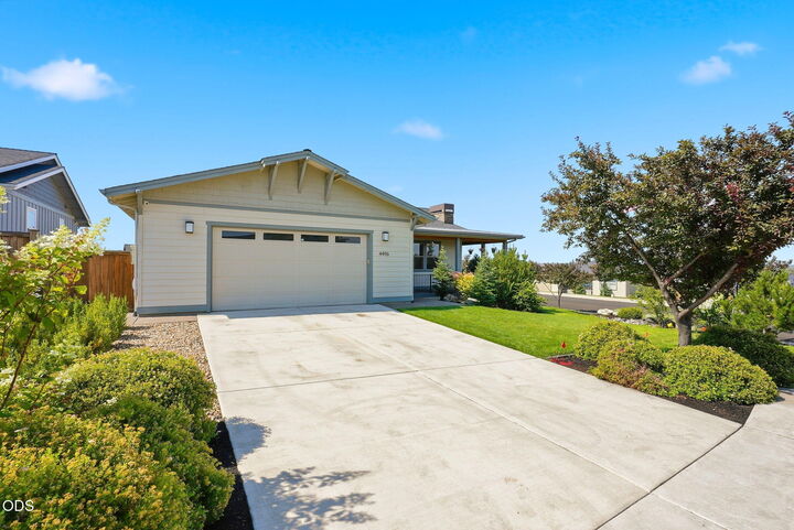 Property Photo:  4496 SW Zenith Avenue  OR 97756 