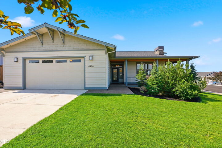 Property Photo: 4496 SW Zenith Avenue OR 97756