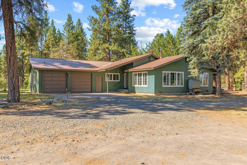 Property Photo: 27798 Highway 140 E OR 97623