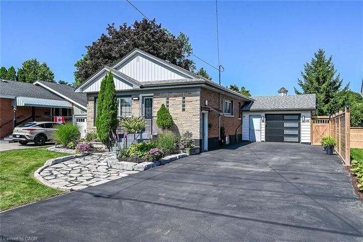 Property Photo: 386 Upper Kenilworth Avenue ON L8T 4G5
