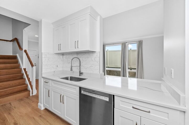 Property Photo: 1 Warren St 109 MA 02129