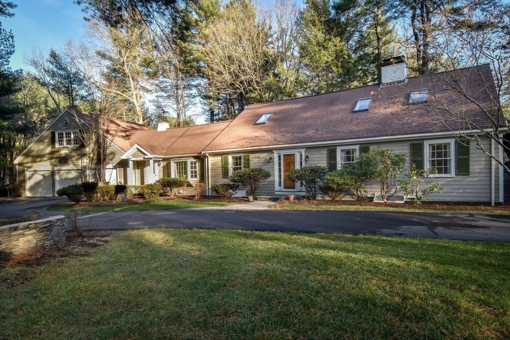 Property Photo:  9 Buttercup Ln  MA 02030 