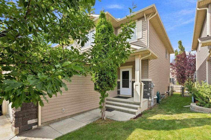 Property Photo: 40 Panatella Mews NW AB T3K 6C7