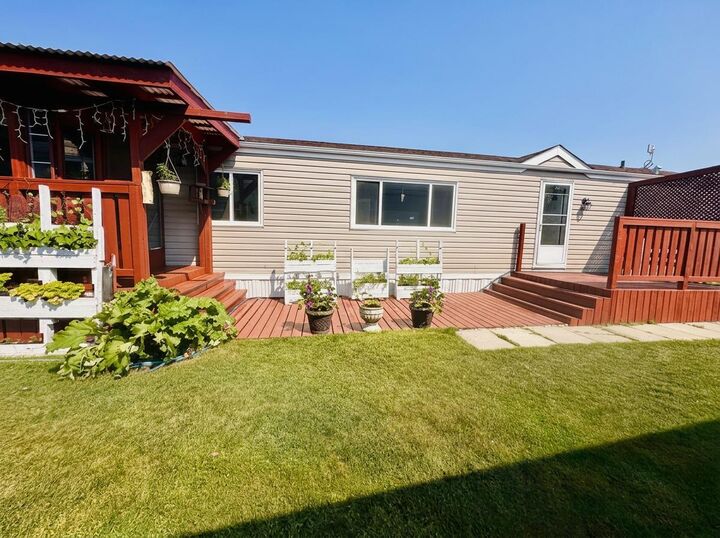 Property Photo: 134 Meadow Drive AB T0M 0H0