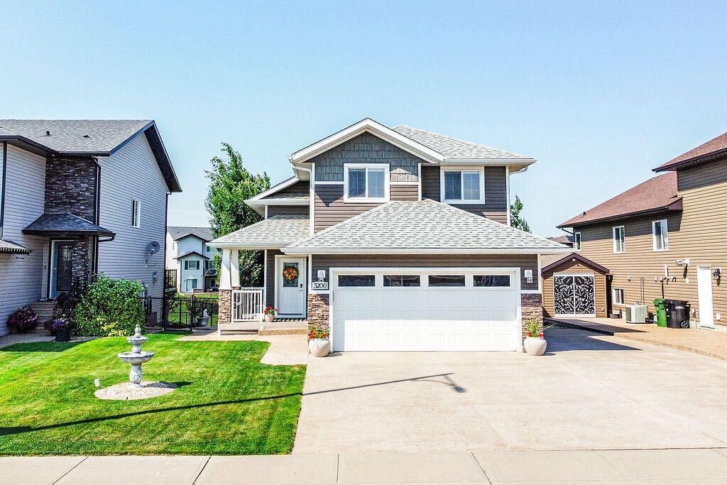 Property Photo: 5206 33A Avenue AB T4V 4E2