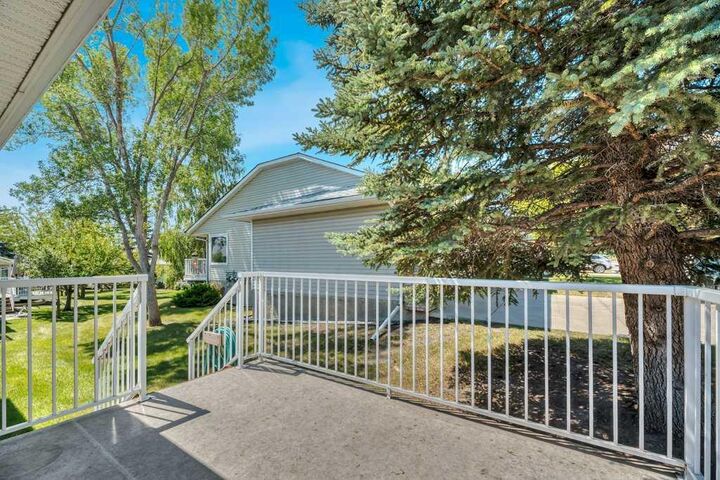 Property Photo: 33 Riverview Point SE AB T2C 4H8