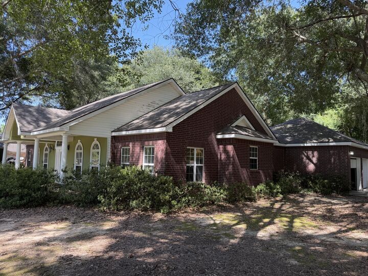 Property Photo:  200 Dedria  LA 70634 