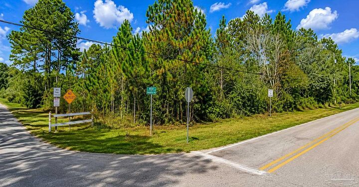 Property Photo:  300 Blk Crow Rd  FL 32506 