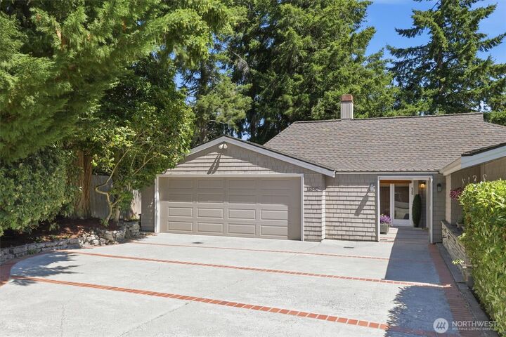 Property Photo: 18540 63rd Avenue NE WA 98028