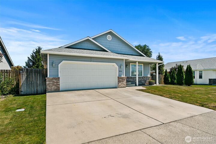 Property Photo:  2510 N Ellington Street  WA 98926 
