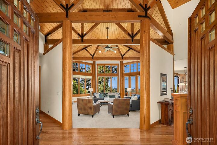 Property Photo:  6563  170th Place SE  WA 98006 