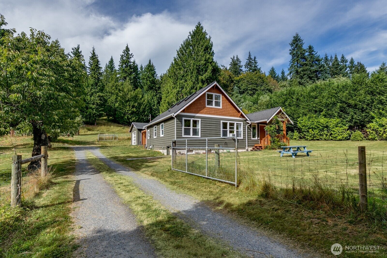 Property Photo:  6827  Lakewood Road  WA 98292 