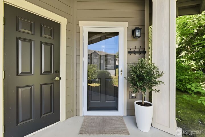 Property Photo:  1900  Weaver Road N106  WA 98290 