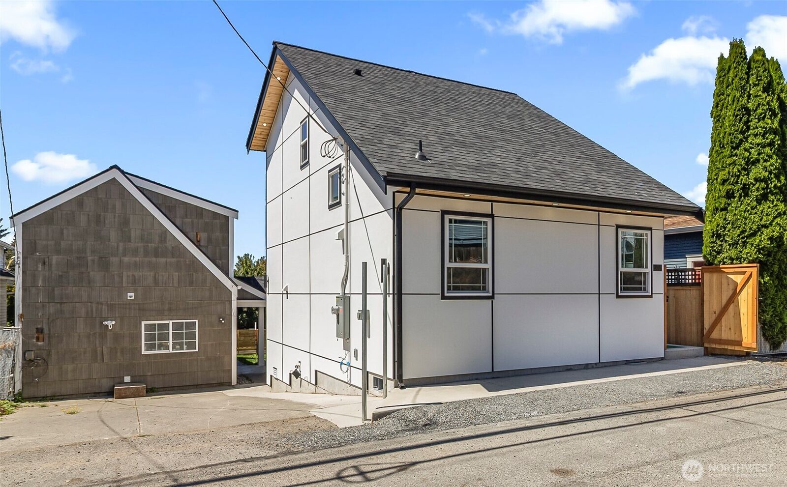 Property Photo: 2623 Grand Ave C WA 98201