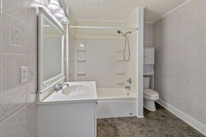 Property Photo:  3814 Auburn Street  LA 70607 