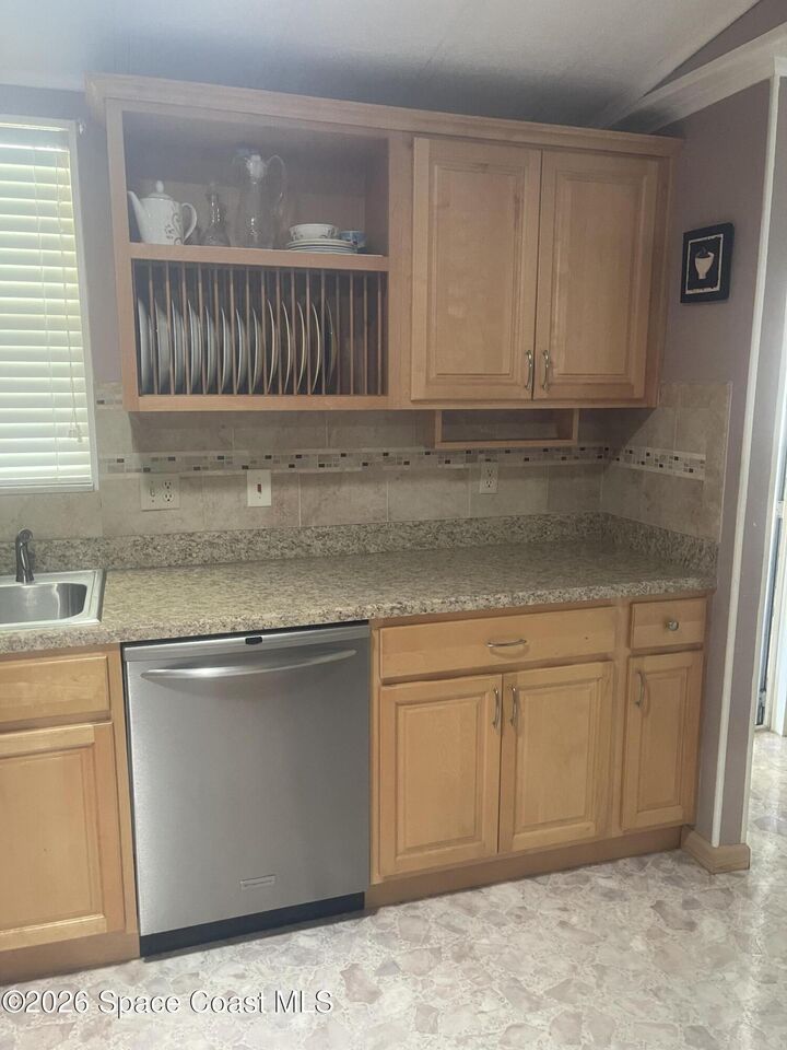 Property Photo: 512 Lee Court FL 32904