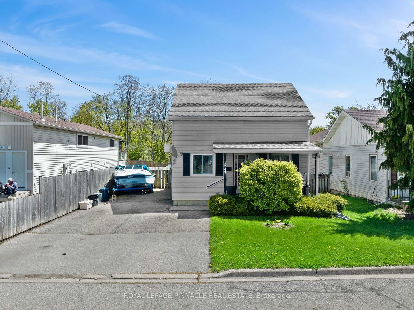 Property Photo: 249 Owen Street ON N3Y 2V1
