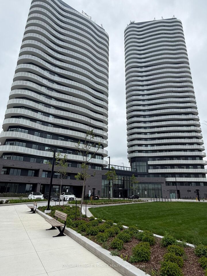 Property Photo: 6 Flavelle Trail 2321 ON L4L 0M8