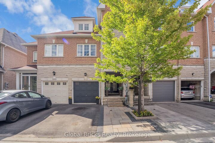 Property Photo: 585 Candlestick Circle ON L4Z 0B3