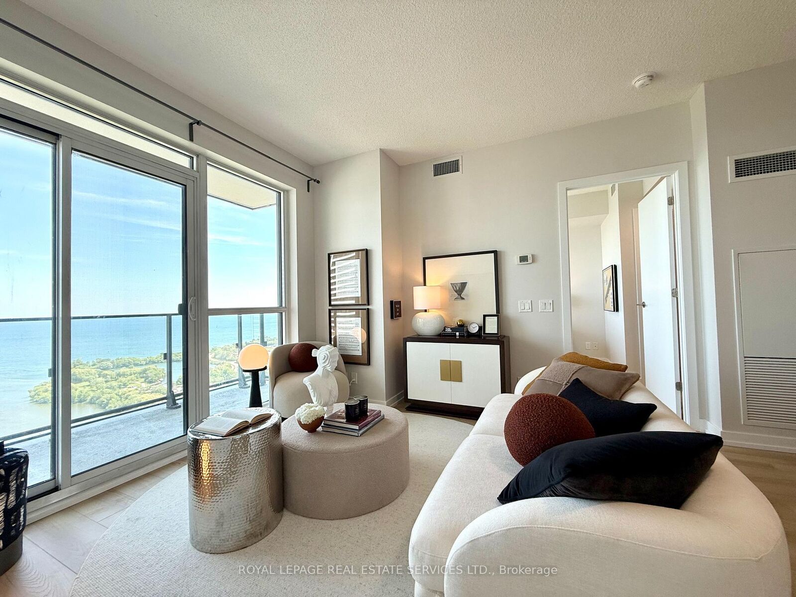 Property Photo: 2200 Lake Shore Boulevard W 3310 ON M8V 1A4