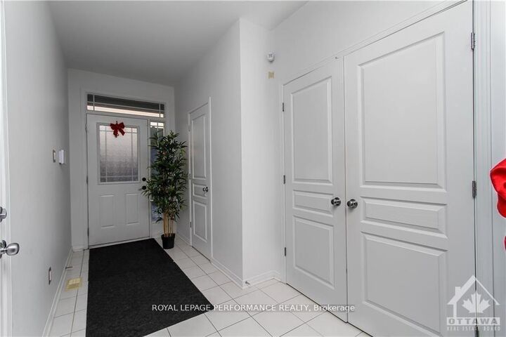Property Photo:  829 Percifor Way  ON K1W 0C4 
