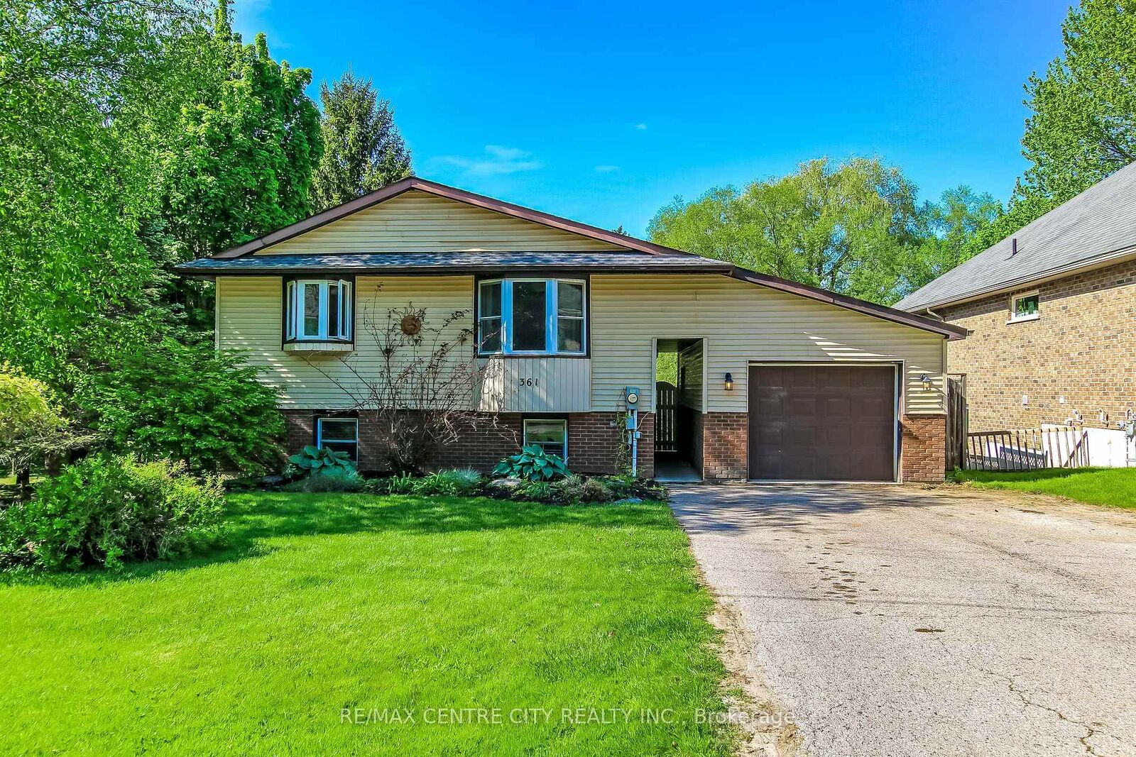 Property Photo:  361 George Street  ON N5L 1G4 