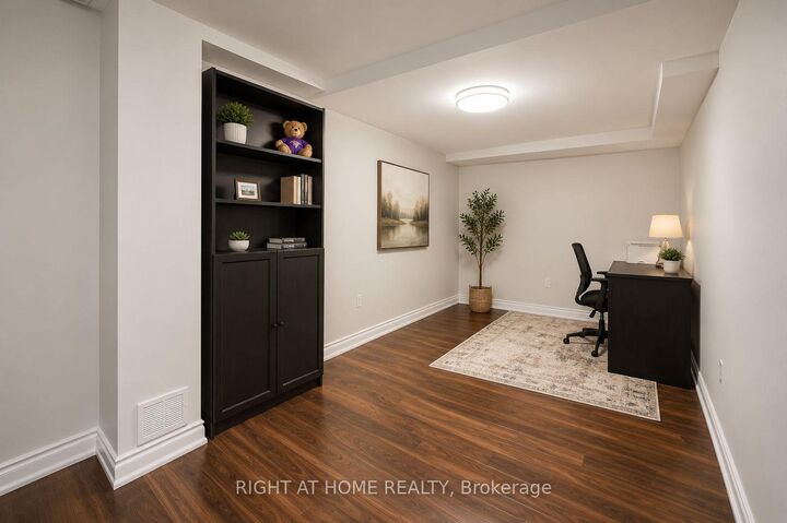 Property Photo:  9 Alyssum Court Lower  ON L4E 4M7 
