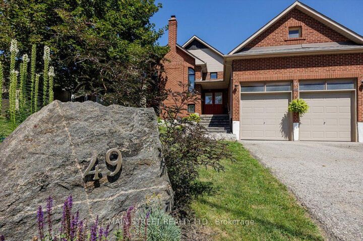 Property Photo: 49 Circle Ridge Drive ON L4P 2H2