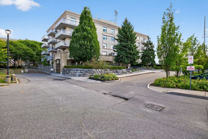 Property Photo: 2500 Rutherford Road 509 ON L4K 5N7