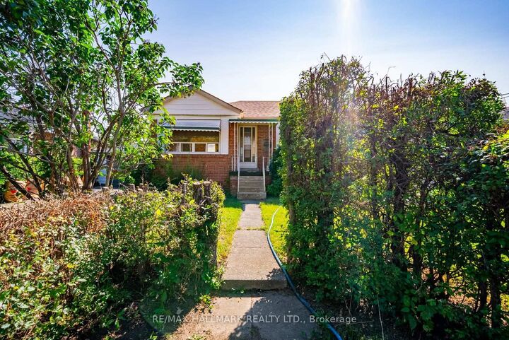 Property Photo: 31 Frimette Crescent ON M6N 4W5