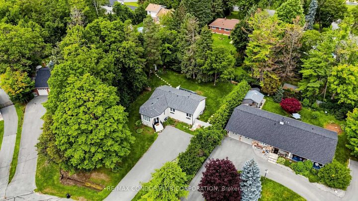 20 Southwood Crescent — photo 1