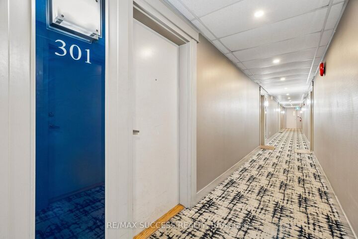 Property Photo: 1000 Sheppard Avenue W 301 ON M3H 2T6