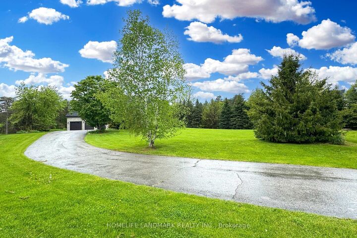 Property Photo: 19 Wolf Run Court ON L4A 2L4