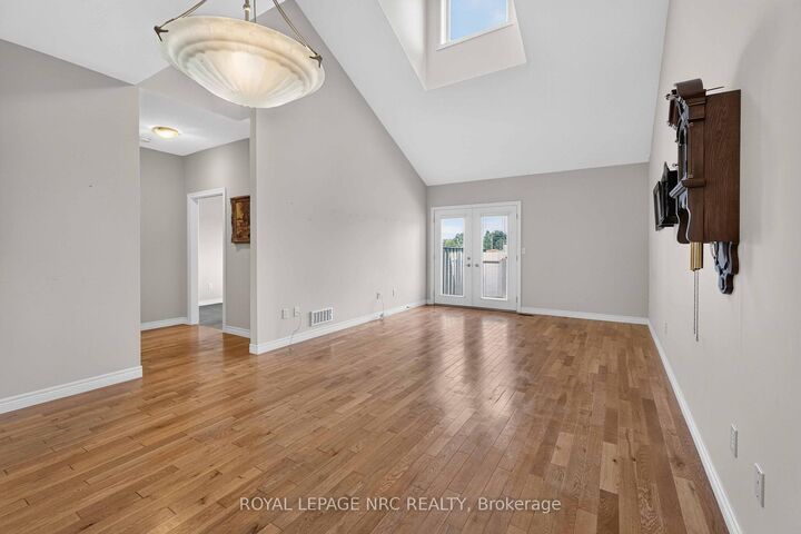 Property Photo:  82 Maple Street  ON L3K 6G7 