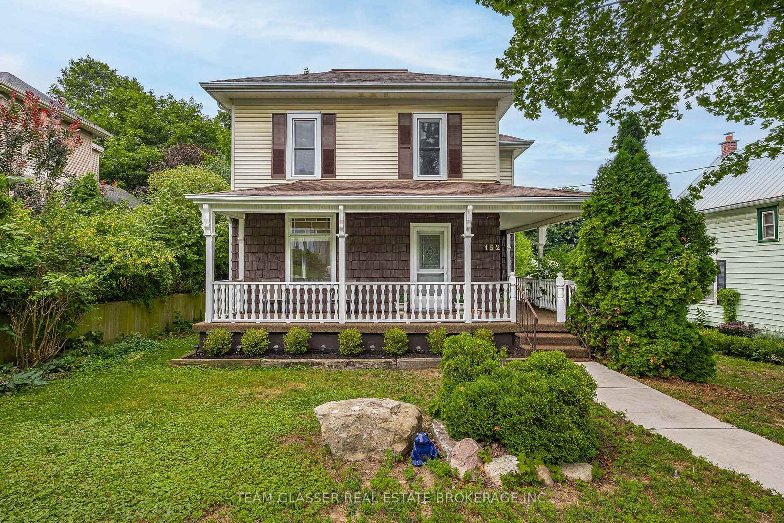 Property Photo: 152 Wonham Street S ON N5C 2Z2