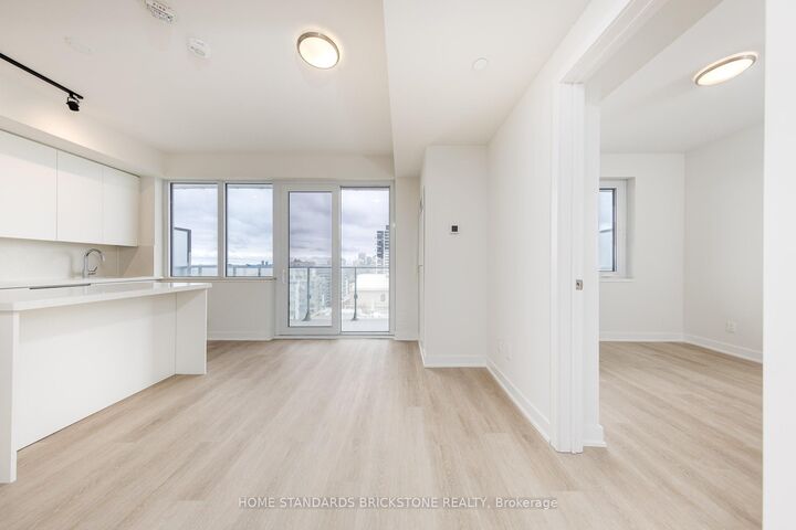 Property Photo: 15 Ellerslie Avenue 2009 ON M2N 0L7