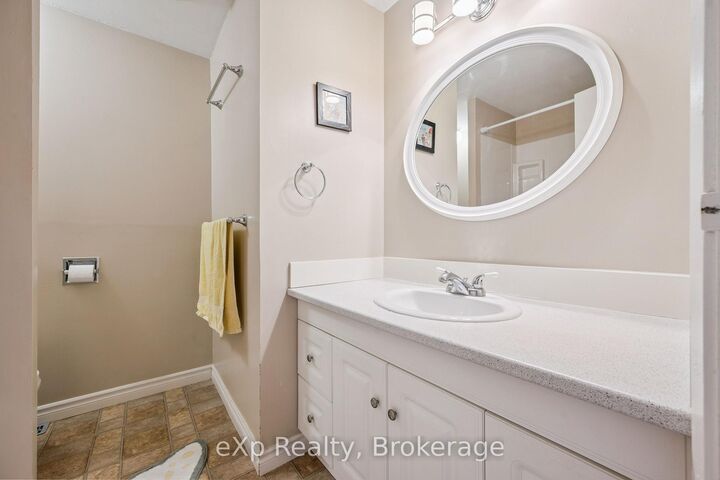 Property Photo: 40 Silvercreek Parkway N 44 ON N1H 7X5