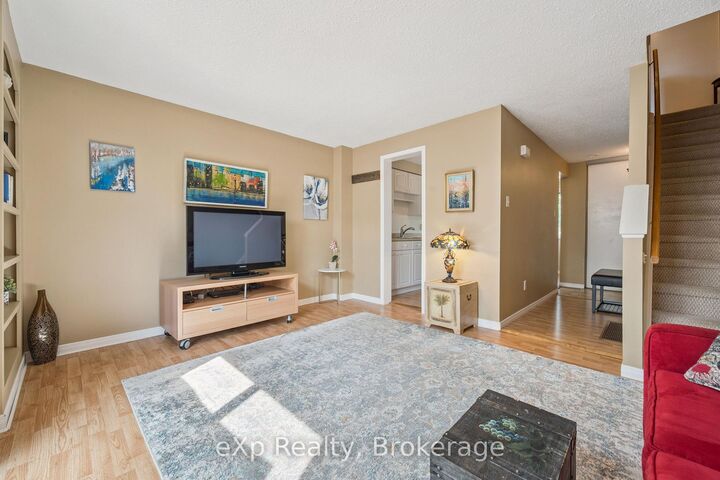 Property Photo:  40 Silvercreek Parkway N 44  ON N1H 7X5 