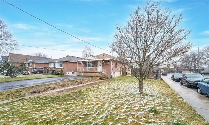 Property Photo:  364 East 14th Street Upper Floor Only  ON L9A 4C4 
