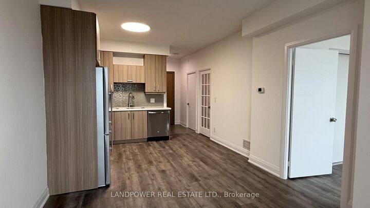 Property Photo: 28 Uptown Drive 515 ON L3R 5M8