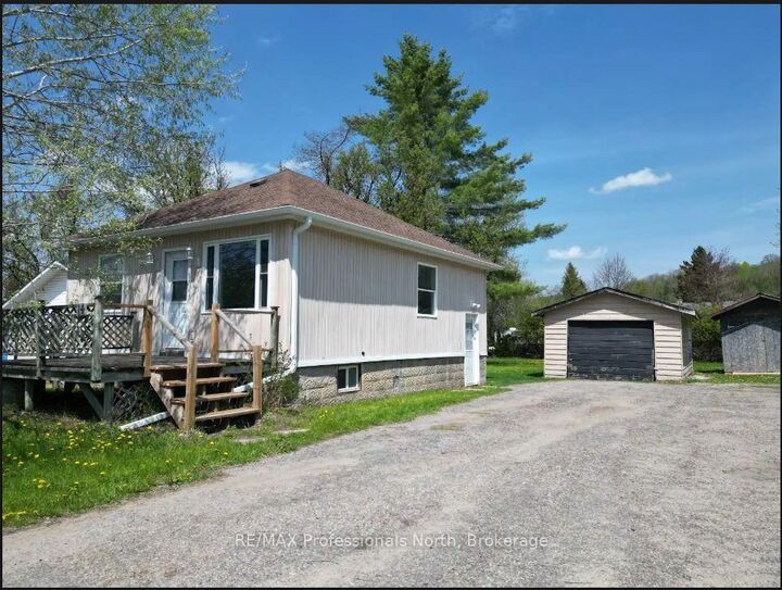 Property Photo:  14 Chandos Street  ON K0M 2K0 